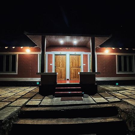 קאלפטה Mahout Resort Wayanad - An Experiential Jungle Stay With Waterfall מראה חיצוני תמונה