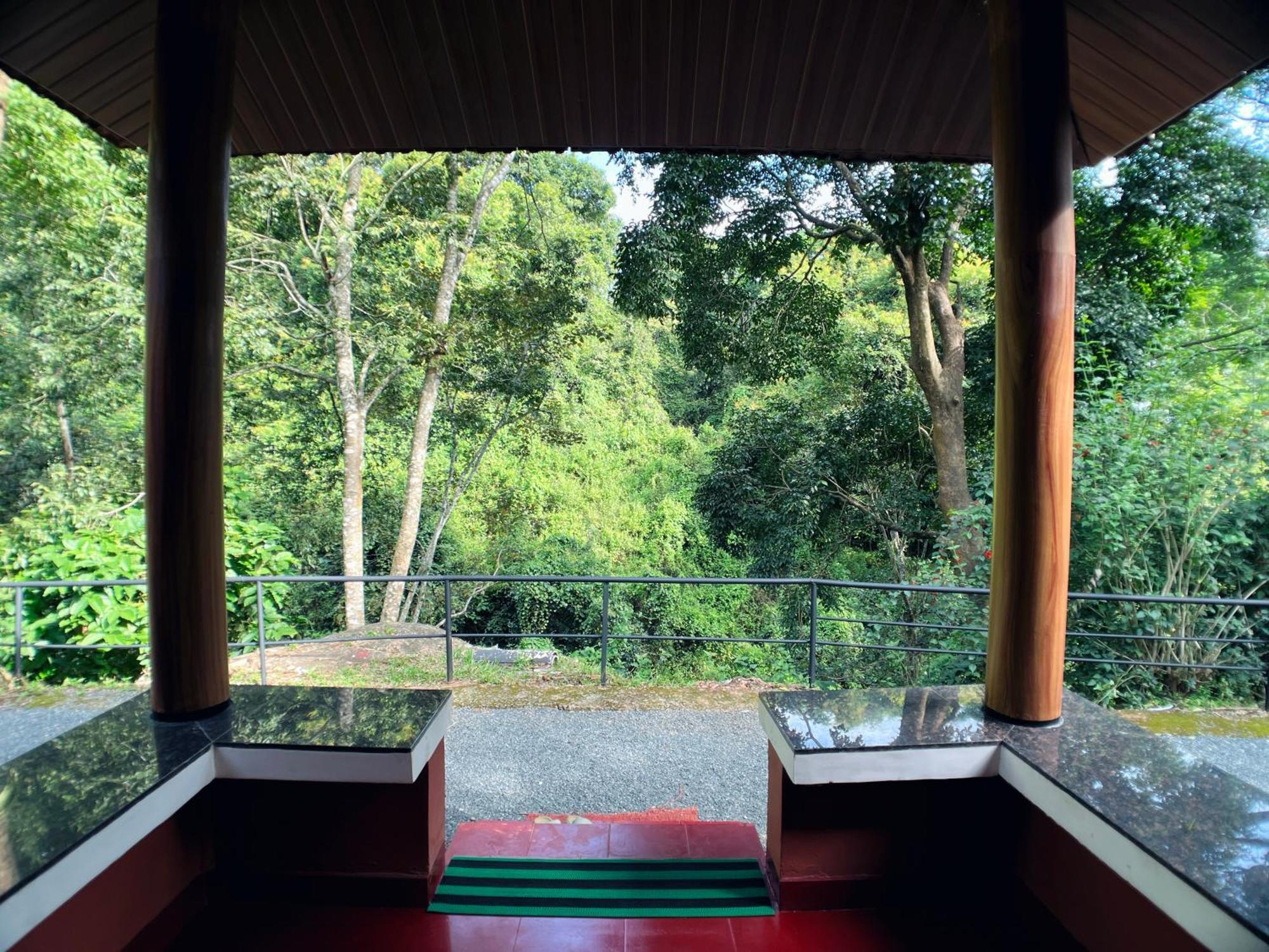 קאלפטה Mahout Resort Wayanad - An Experiential Jungle Stay With Waterfall מראה חיצוני תמונה
